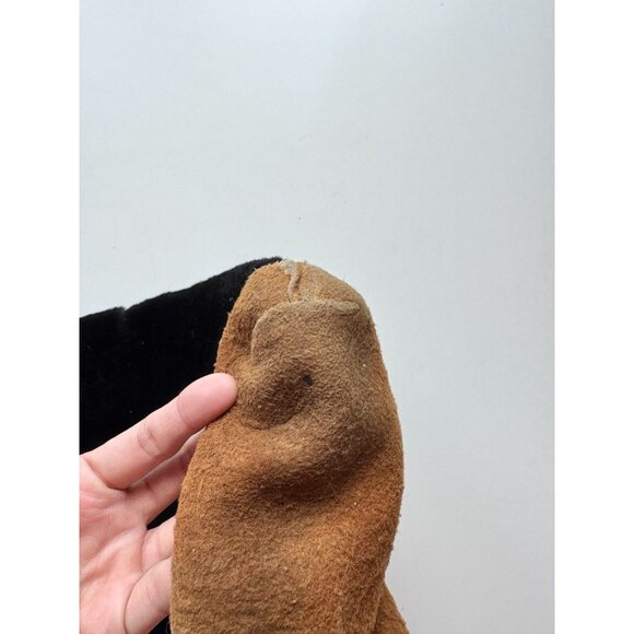 Vintage Kids' Inuit Beaded Suede Black Fur Shaft Tasseled Pom Pom Mukluk Boots - Picture 6 of 16